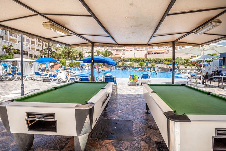 Ganze Ferienwohnung, Sonnige Ferienwohnung mit Meersicht in Top-Lage in Los Cristianos, Arona