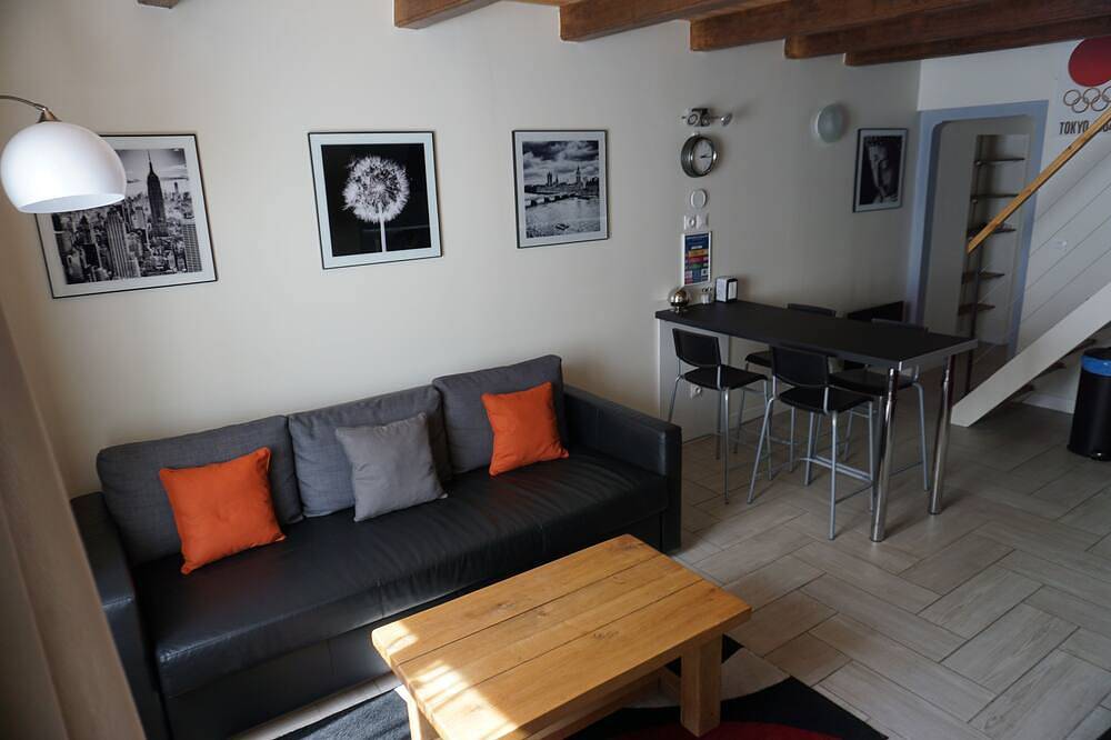 Appartement entier, Charmant duplex moderne avec parking, cuisine équipée à 30 min de Nancy in Laneuveville-derrière-Foug, Toul
