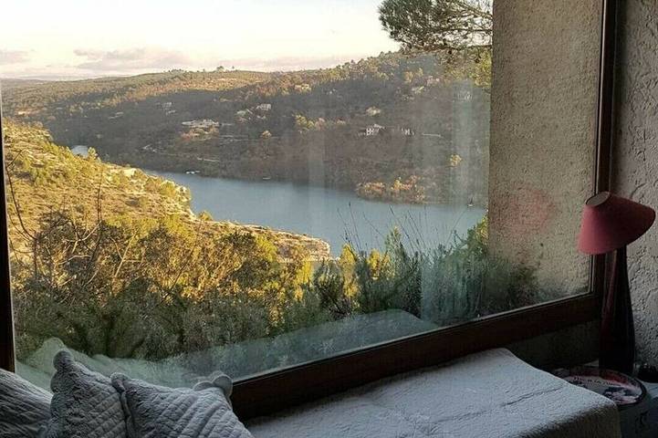 Location de vacances pour 6 personnes, avec terrasse et jardin dans Lac d'Esparron - 2