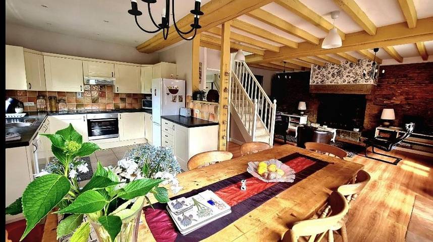 Location de vacances pour 6 personnes, avec vue et jardin, animaux acceptés à Fougerolles-du-Plessis - 4