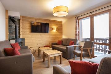 Gîte pour 12 personnes, avec piscine ainsi que sauna et balcon dans Belle Plagne