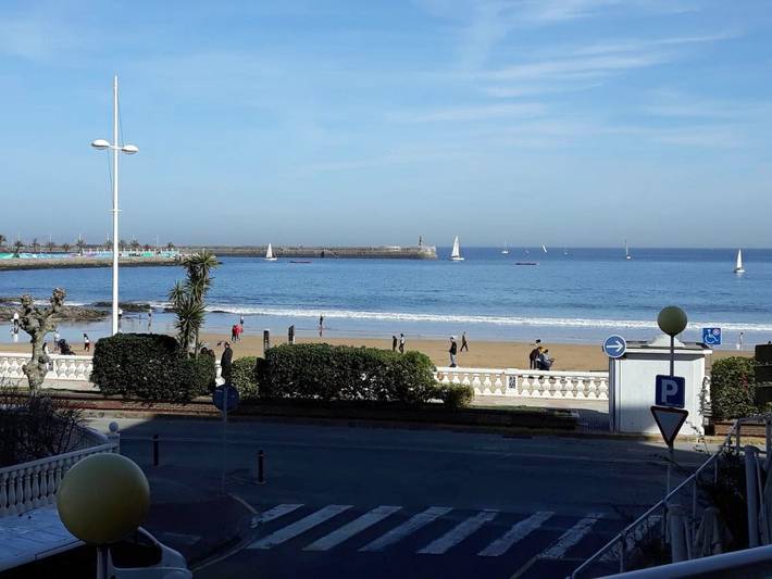 Apartamento para 2 personas, con Balcón y Terraza además de Jardín y Vistas en Castro Urdiales