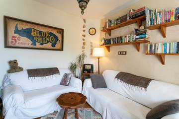 Vacation Rental for 2 Guests in Raval Roig, Alicante, Picture 2