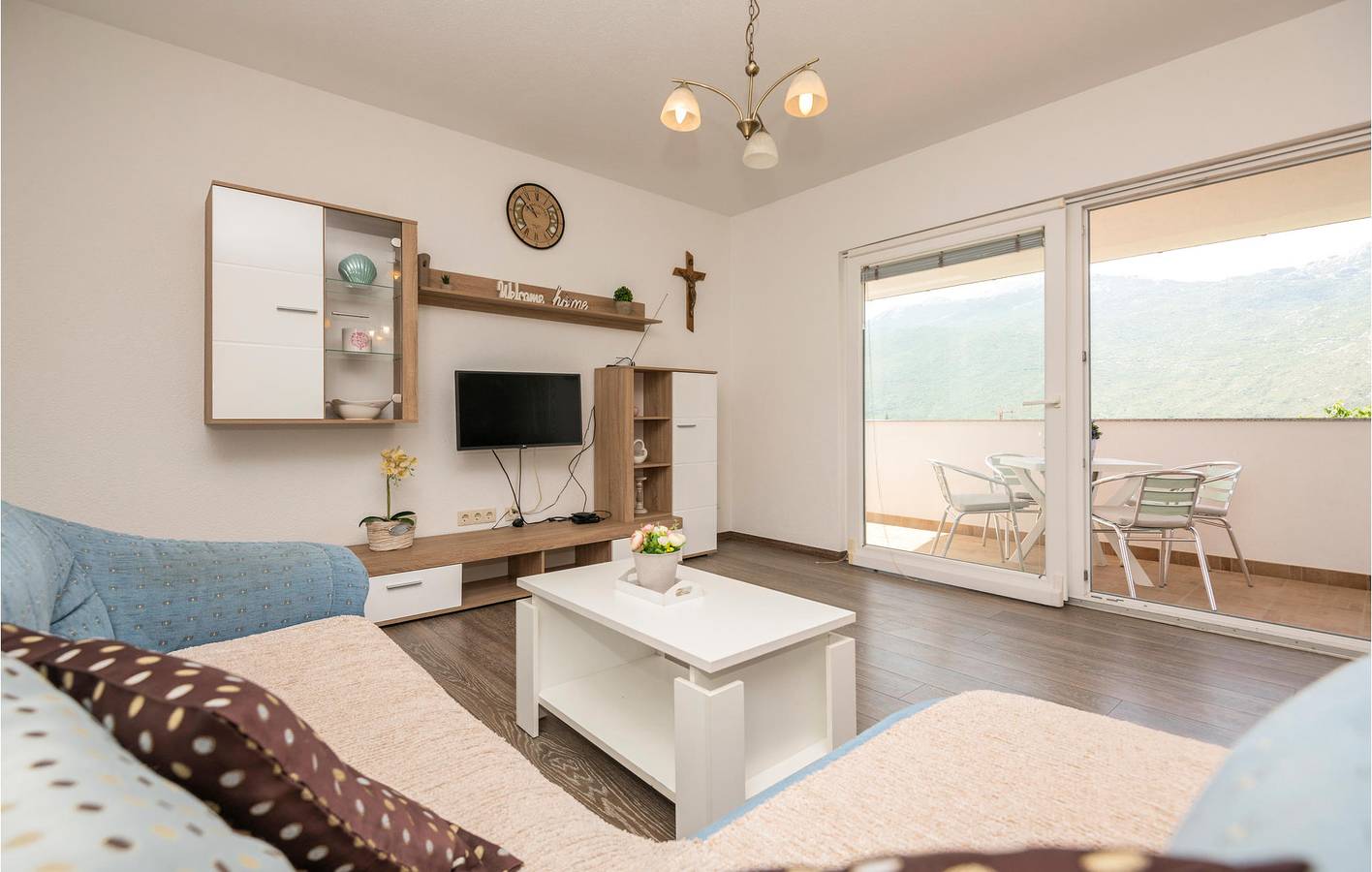 Ganze Ferienwohnung, Gemütliche 2-Zimmer-Wohnung mit Terrasse, WLAN und Parkplatz in Zagvozd, Makarska Riviera
