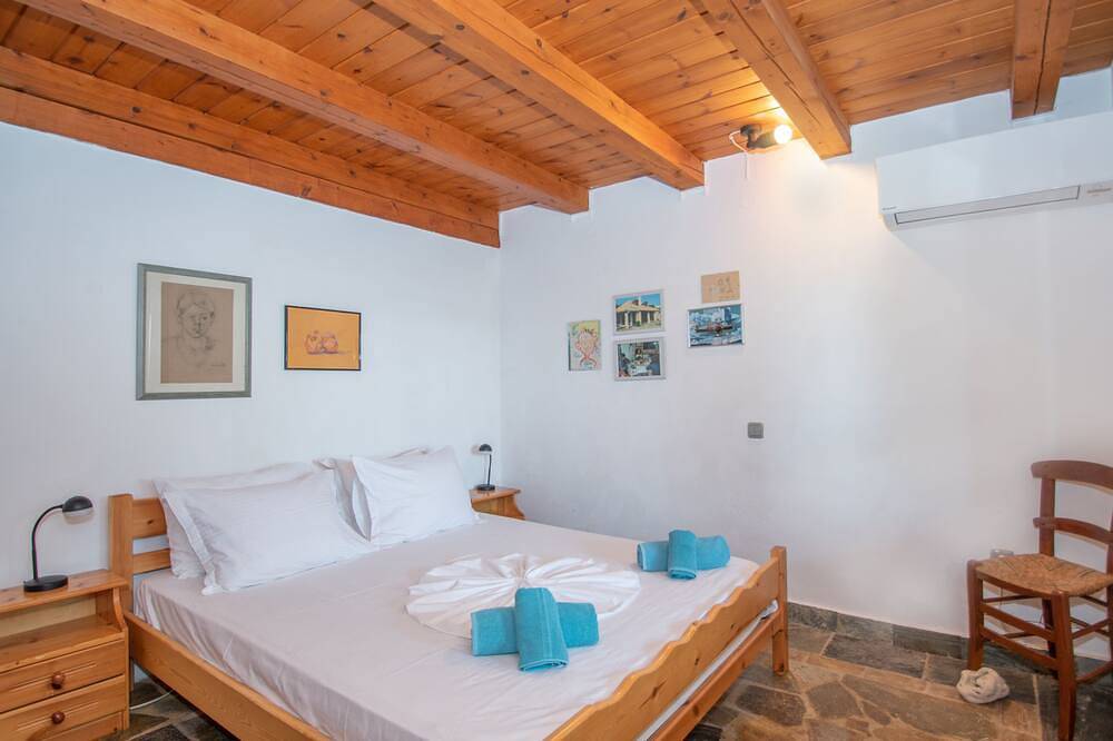 Villa Dora - Directly by the sea in Tragaki, Zakynthos