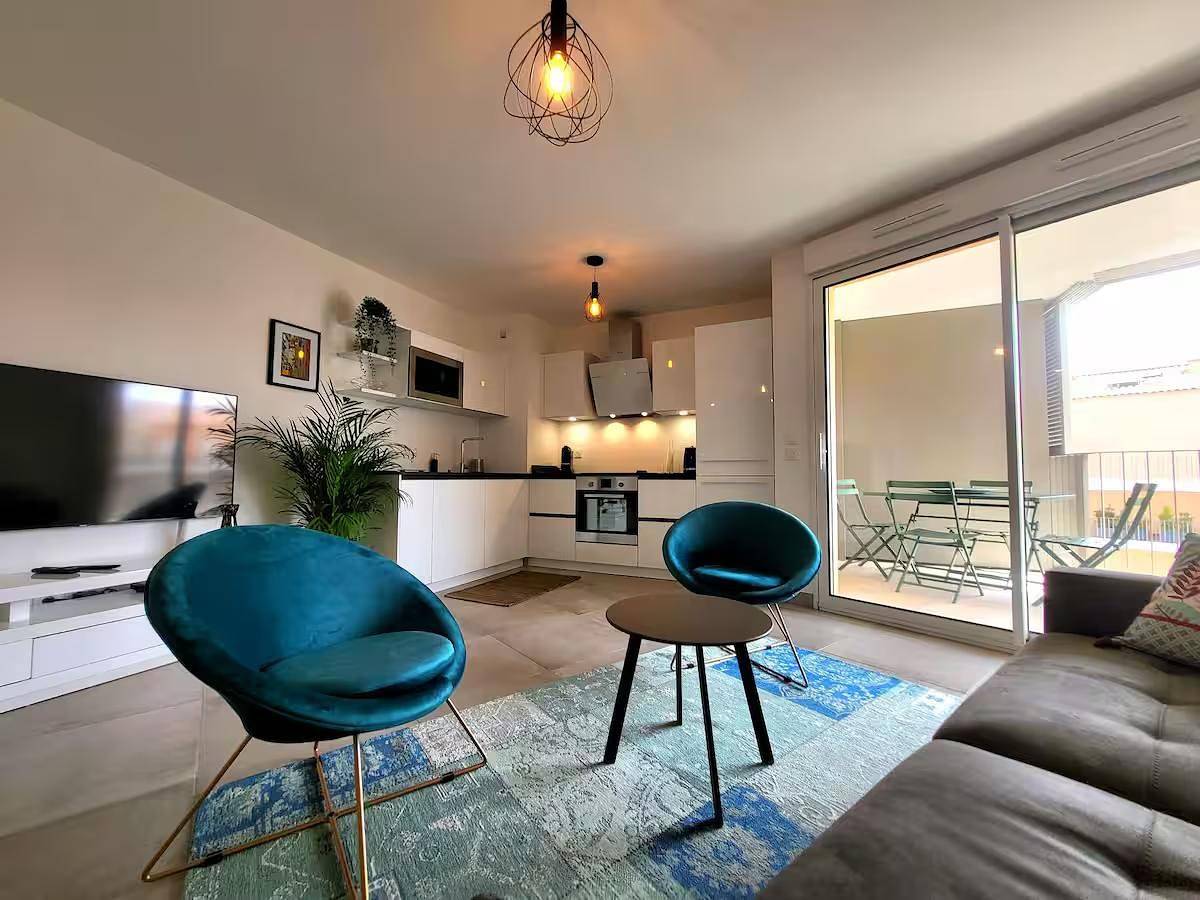 Appartamento intero, Le Marend 2 - Magnifique T3 avec Terrasse et Parking in Antibes, Costa mediterranea (Francia)