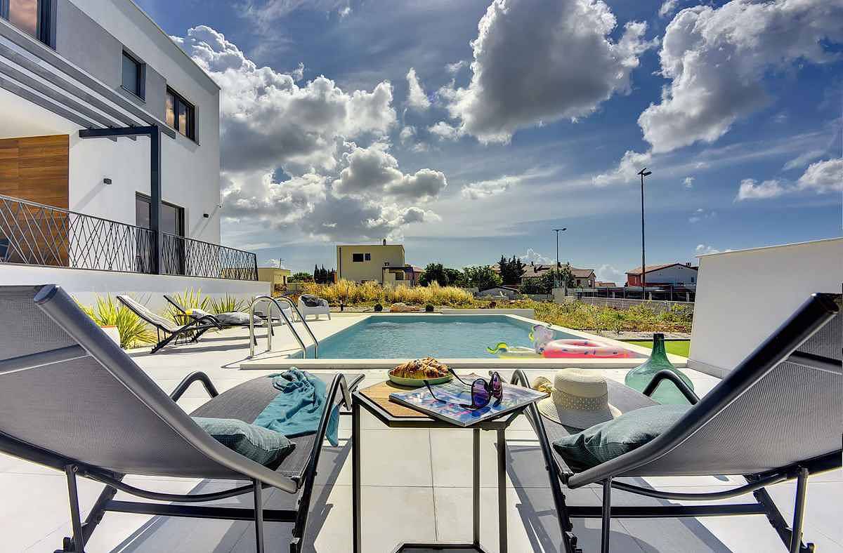 Villa mit Pool und Spielfeld  in Pomer, Südküste Istrien