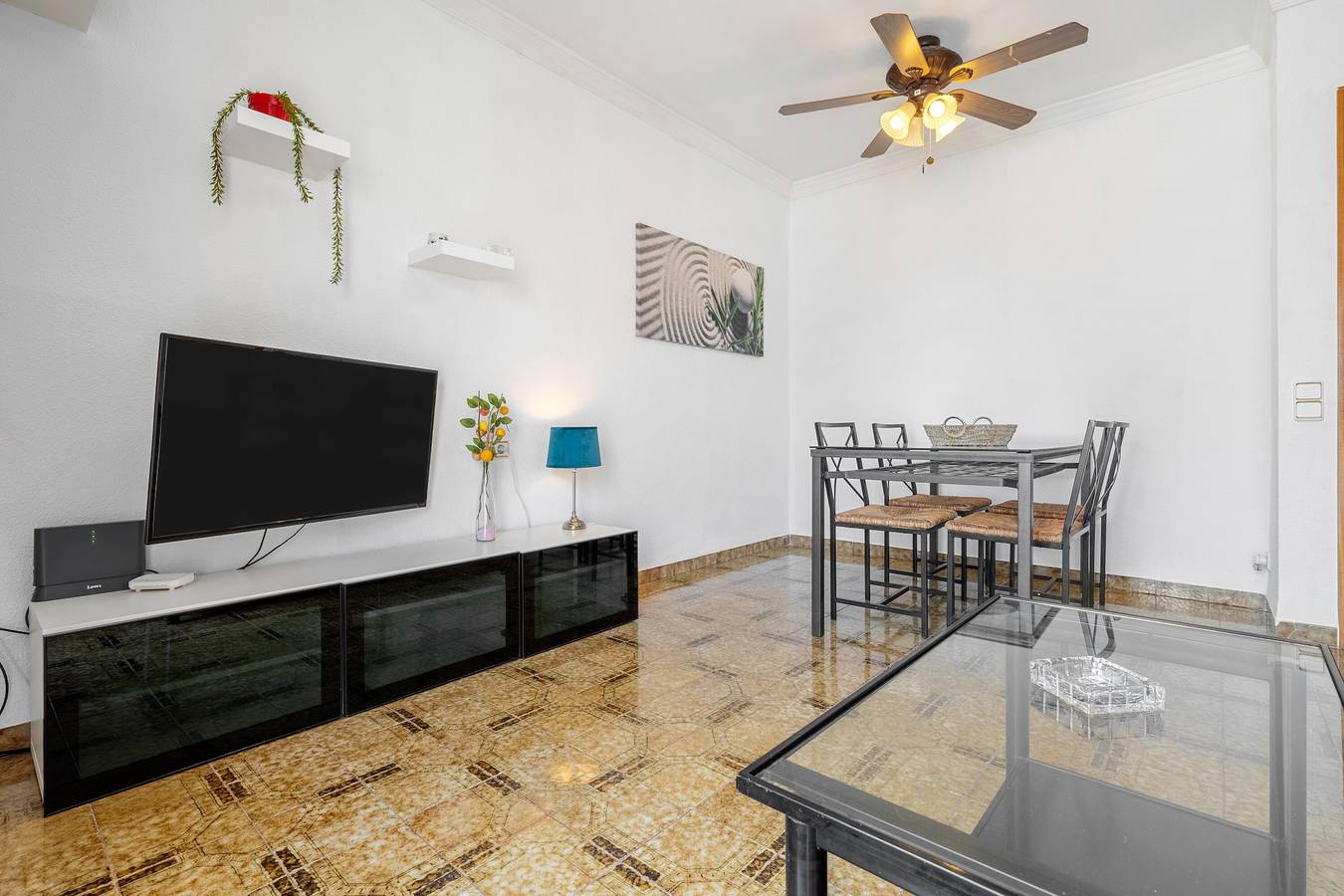 Ganze Wohnung, Ferienwohnung 'Sant Carles' mit Meerblick, Balkon und Wi-Fi in Terres de l'Ebre, Costa Dorada
