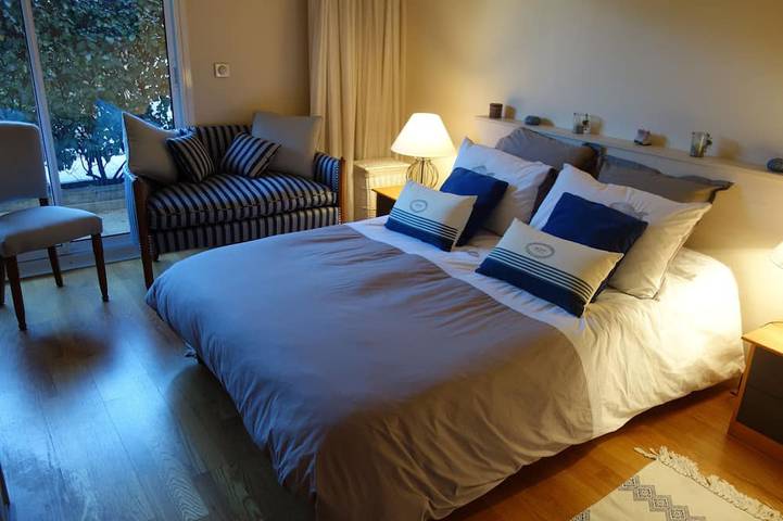 Gîte pour 4 personnes, avec terrasse dans Office De Tourisme De Juan Les Pins - 2