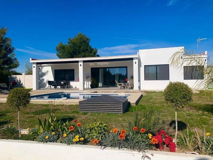 Casa de vacaciones para 5 personas, con Terraza y Jardín además de Piscina para niños y Piscina en Sanlúcar la Mayor