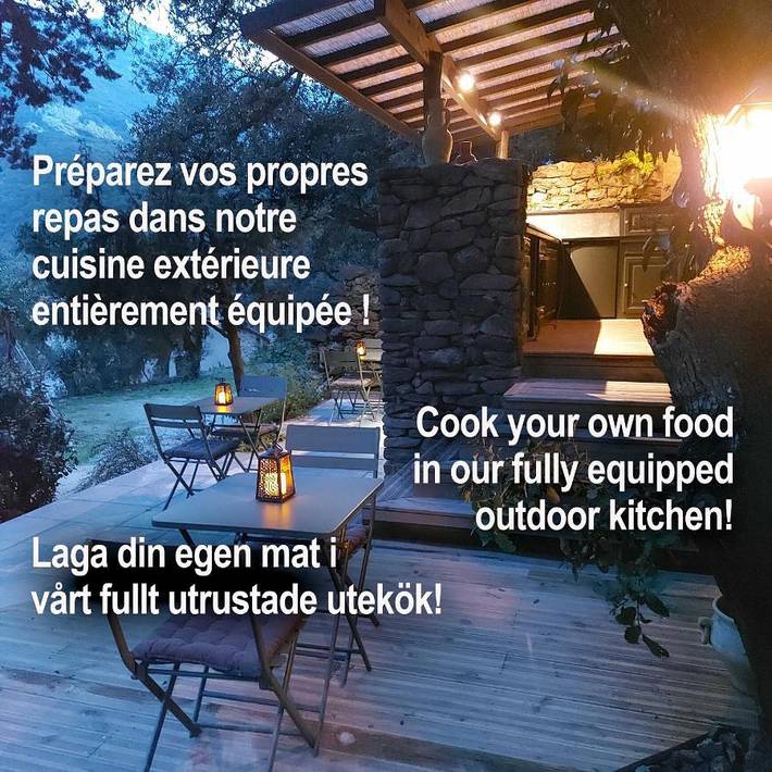 Location de vacances pour 2 personnes, avec vue ainsi que jardin et terrasse à Sorède