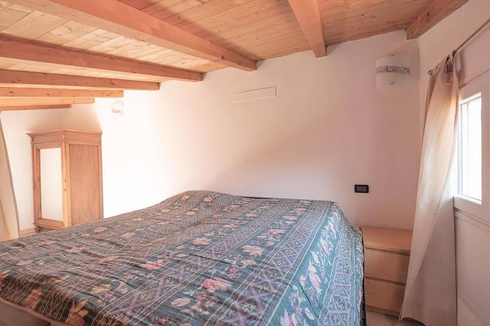 Belle maison de 2 chambres à Borgo. in Borgo d'Oneglia, Imperia