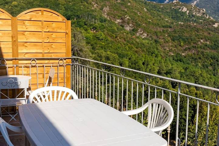 Gîte pour 4 personnes, avec Balcon à Isolaccio-di-Fiumorbo