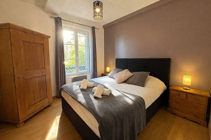 Location de vacances pour 8 personnes, avec terrasse et jardin à Saint-Fargeau - 2