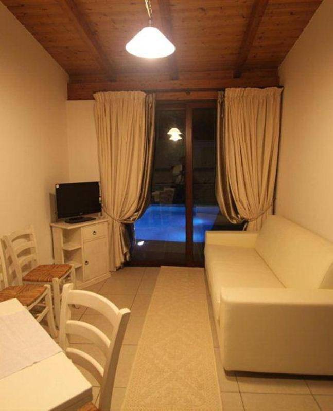 Villa Gilda Con Depandace Piscina e Giardino in La Ciaccia, Valledoria