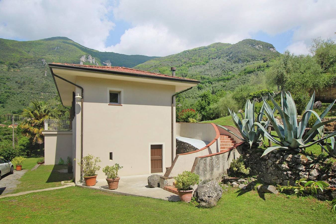 Villa in Camaiore with Panoramic Mountain Views in Camaiore, Italian Riviera