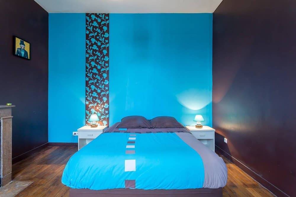 Maison cozy avec jardin, parking, métro, quartier calme in Vénissieux, Lyon et ses environs