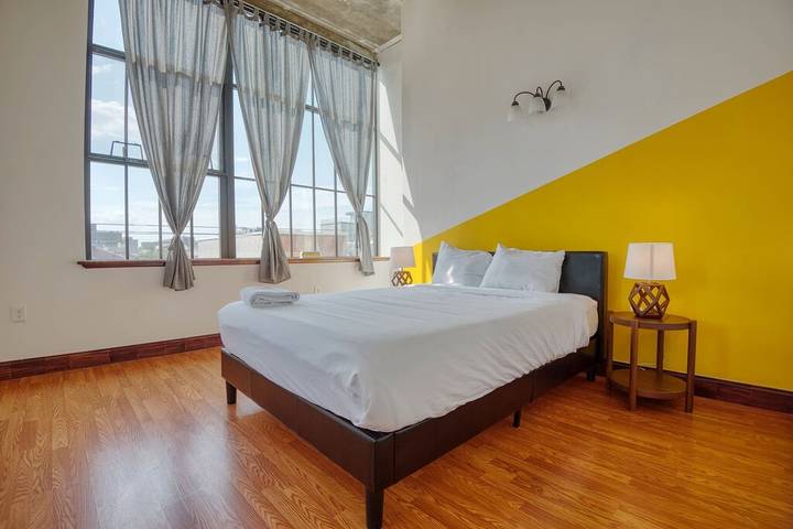 Loft for 4 people, with pets in Philadelphia