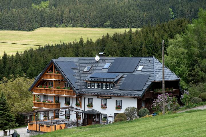 Ferienwohnung für 4 Personen, mit Balkon und Garten in Titisee-Neustadt, Hochschwarzwald
