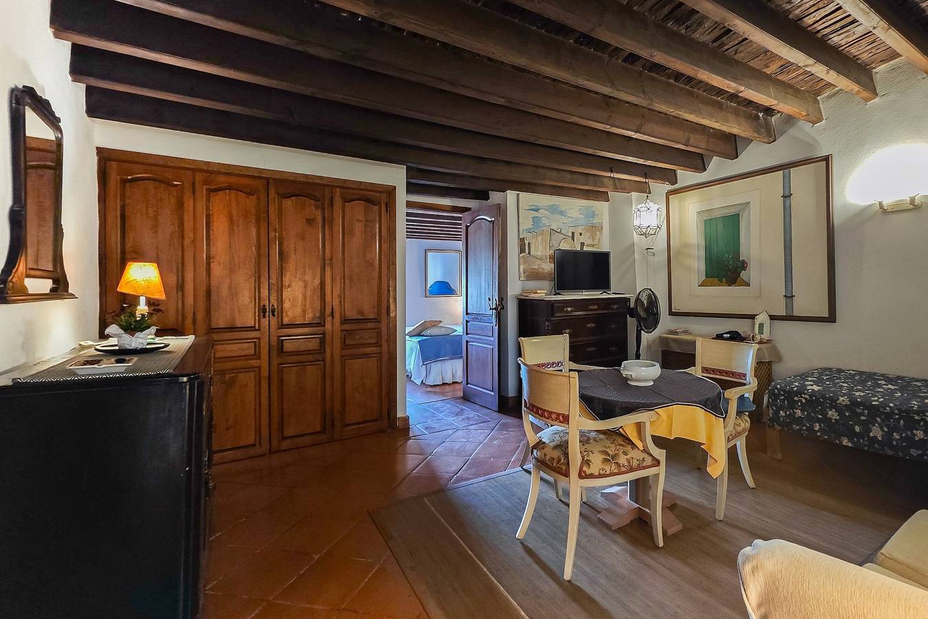 Apartment 'Navila Numero 2' with Shared Pool, Wi-Fi and Air Conditioning in Dalt Vila, Ibiza (Municipality)