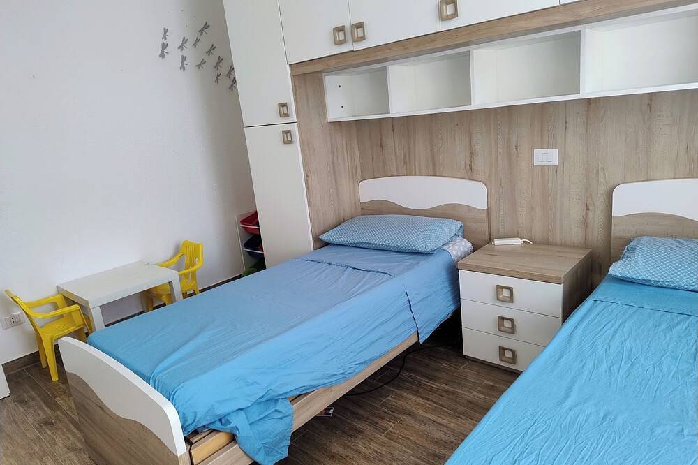 Entire apartment, Bright and cozy apartment in quiet part of town in Sesto San Giovanni, Milan Province