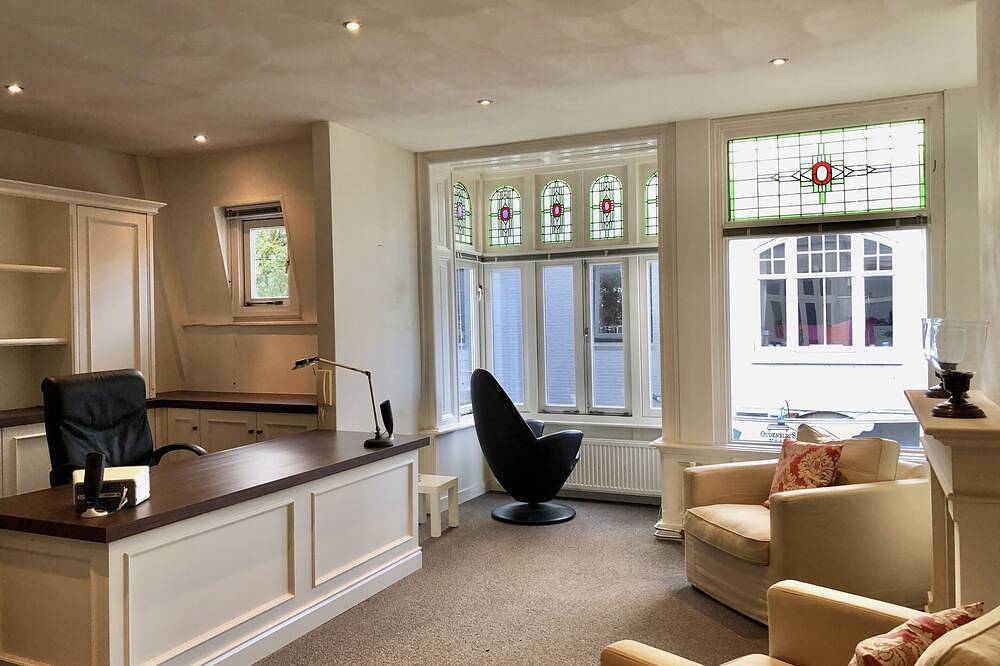 Ganze Wohnung, Cute apartment  with office space nearby Amsterdam. Long term rental on request. in Bussum, Nordholland