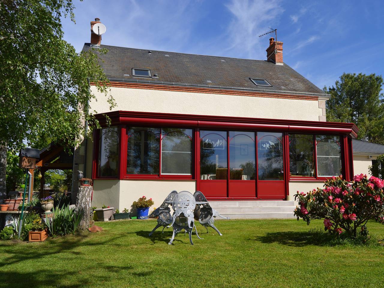 Chambre d'hôtes avec jardin, activités familiales et parking sécurisé au cœur du Berry in Pérassay, Région de La Châtre