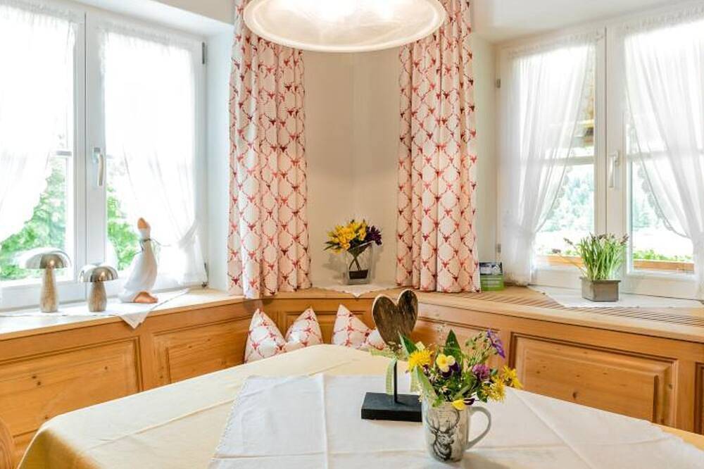 Ganze Wohnung, Ferienwohnung - Café Mali - Ferienwohnung mit Südbalkon in Vorderhindelang, Bad Hindelang