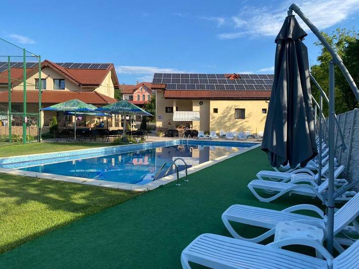 Maison d’hôte pour 3 personnes, avec Terrasse ainsi que Jardin et Piscine en Roumanie