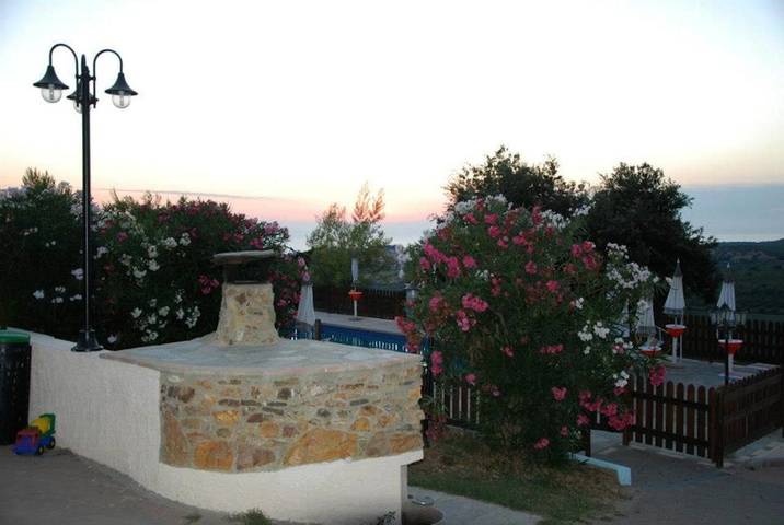 Location de vacances pour 2 personnes, avec piscine ainsi que vue et jardin, animaux acceptés à San Vincenzo - 2