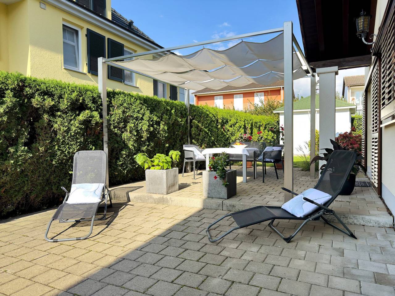 Apartamento entero, Apartamento 'Ferienwohnung Whg 2' con terraza privada, jardín privado y Wi-Fi in Kressbronn, Region Bodensee-Oberschwaben
