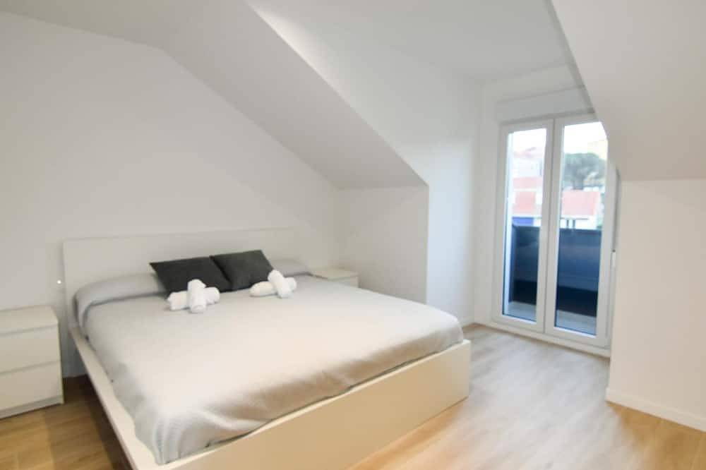 Apartamento entero, Ático de ensueño con piscina, mini golf y parque infantil a minutos de la playa in Loredo, Ribamontán al Mar