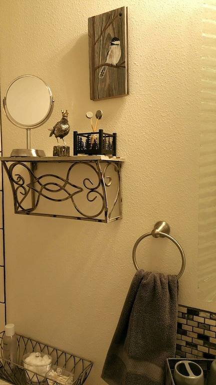 Wunderschöner Upper Hillside in der Nähe des Chugach State Park, reich an Natur und dennoch praktisch in Anchorage, Alaska