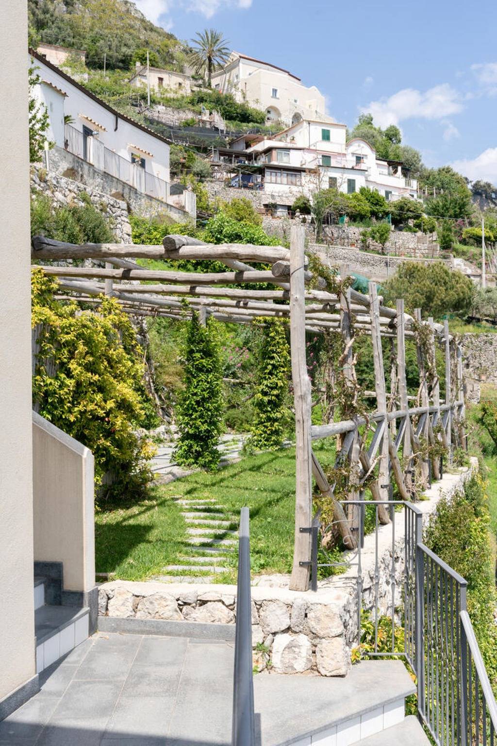 Seaside Villa with Garage & Terrace, 2km to Castiglione Beach in Amalfi, Sorrento Coast