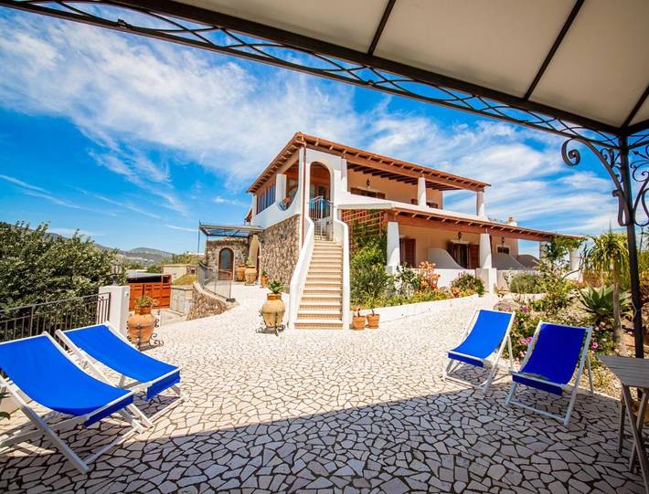 Chambre d’hôte pour 2 personnes, avec Terrasse ainsi que Jardin et Vue à Lipari