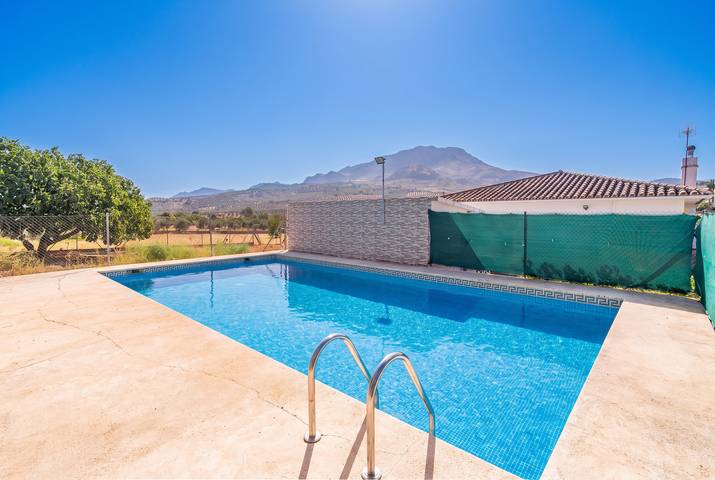Cubo's Casa El Regadio in El Burgo, Sierra de las Nieves
