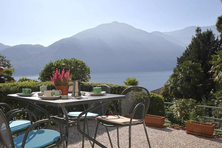 Villa pour 8 personnes, avec vue sur le lac ainsi que vue et terrasse, animaux acceptés dans Tremezzo