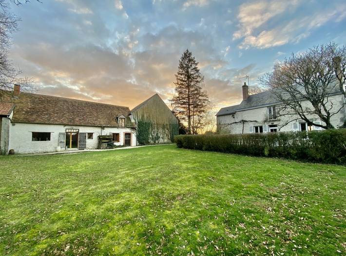Gîte pour 12 personnes, avec jardin à Concriers