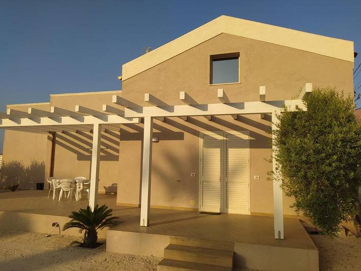 Casa vacanza per 5 persone, con giardino e panorama in Petrosino