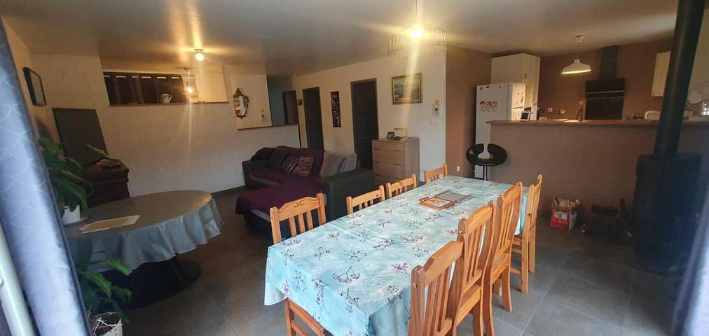 Location de vacances pour 12 personnes, avec jardin ainsi que vue et piscine à Montfaucon (Doubs) - 4