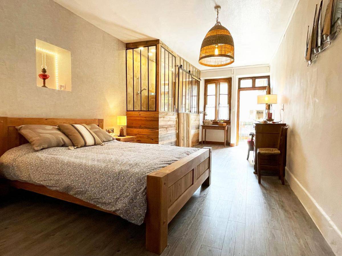 Chambres d'hôtes avec entrée privative au calme dans maison de village au-villard in Saint-Jorioz, Parc naturel régional du Massif des Bauges