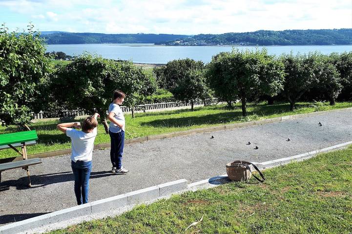 Grande maison familiale, Vue panoramique mer, Calme, Confort, Climatisation, Spa in Hôpital-Camfrout, Région de Brest