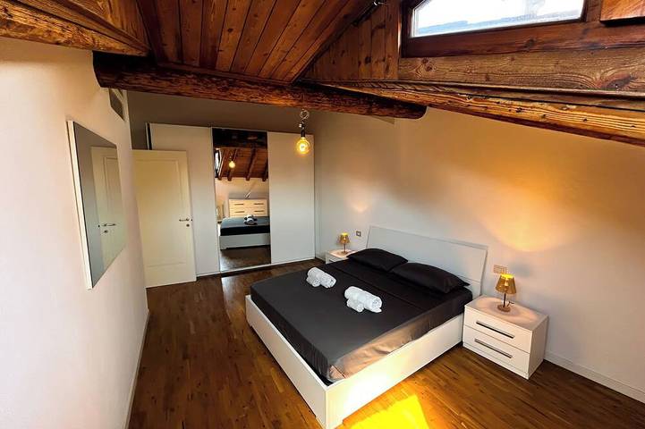 Ganze Wohnung, [Loft attic] on the Bergamo skyline in Bergamo, Bergamo Provinz
