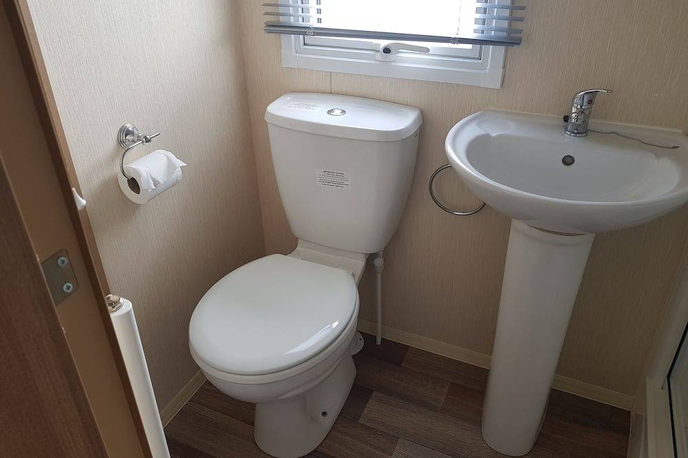 8 Berth Caravan with Spacious enclosed garden in Berrow (Somerset), Somerset