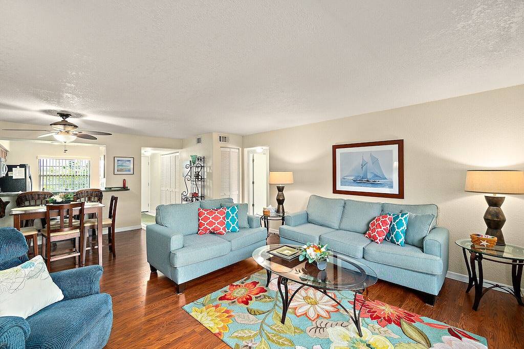 Ganze Wohnung, April, Mai, Juni 75 Usd pro Tag. Strand! Urige Stadt! Kajak in der Nähe! Golf 1 Meile in Melbourne (FL), Space Coast