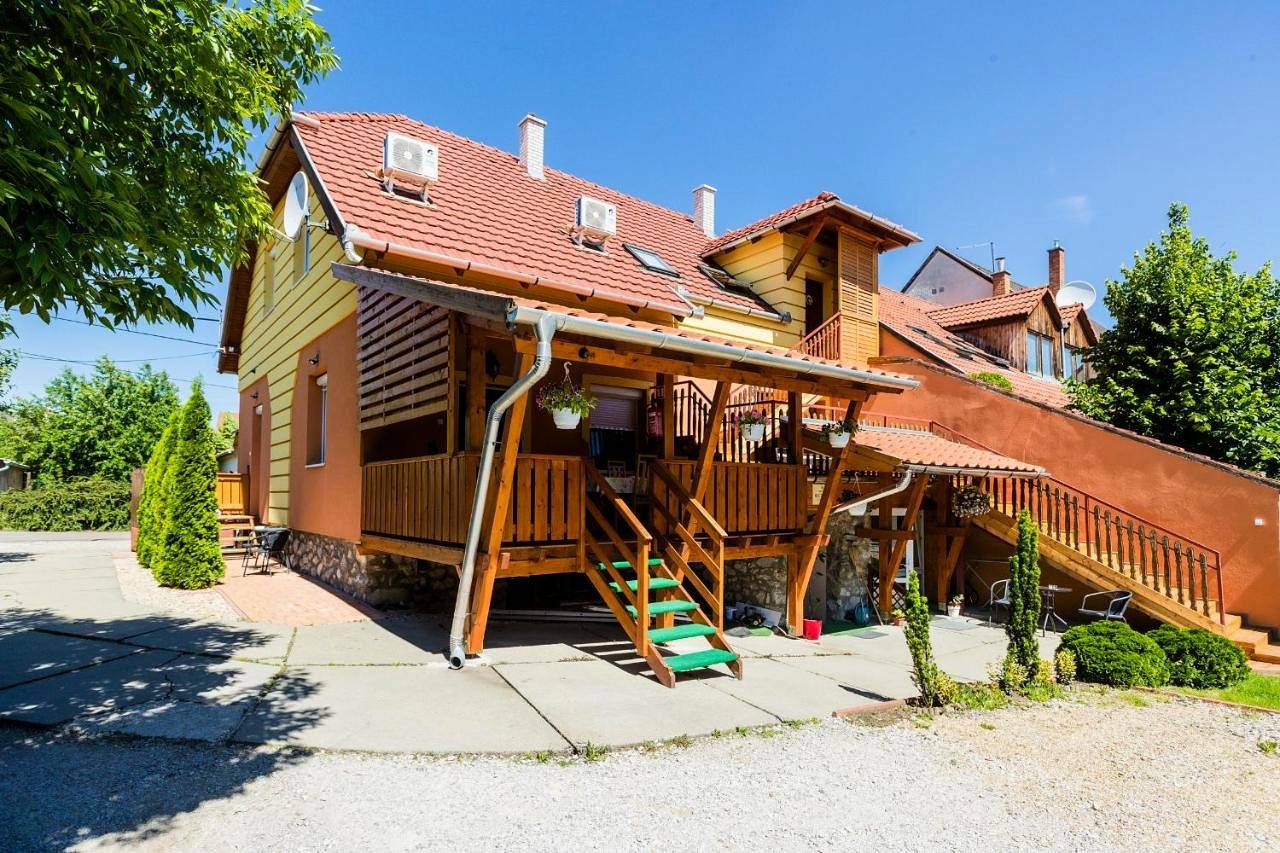Cały apartament, Almafa Apartmanház in Eger, Komitat Heves