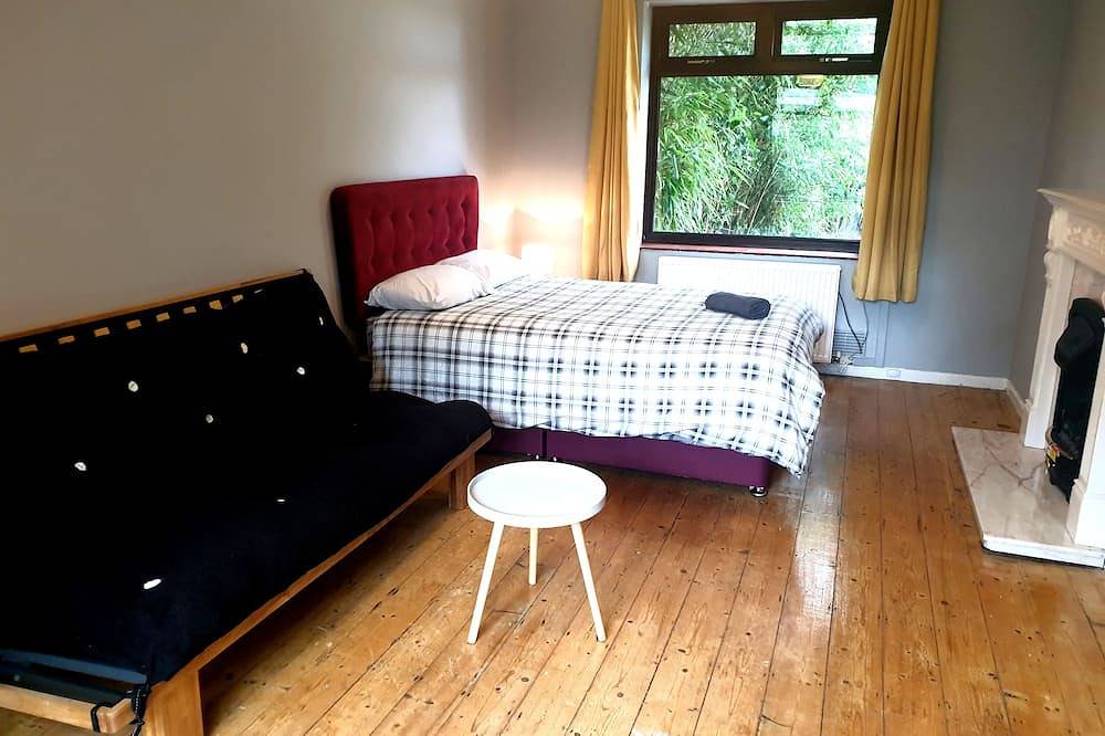 Self Contained 4 Bed House with Off Street Parking in Norwich, Norfolk