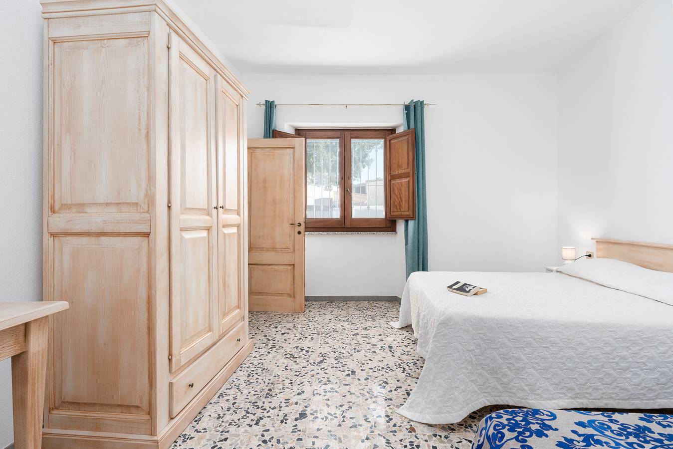 Room 'T-S' with Mountain View, Shared Pool and Terrace in Lòcula, Gulf of Orosei