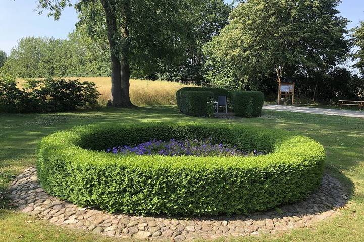 Ganze Wohnung, Landhaus Scheibner - Ferienwohnung 3 mit weitläufigem Garten und Bouleplatz in Bosau, Ostholstein