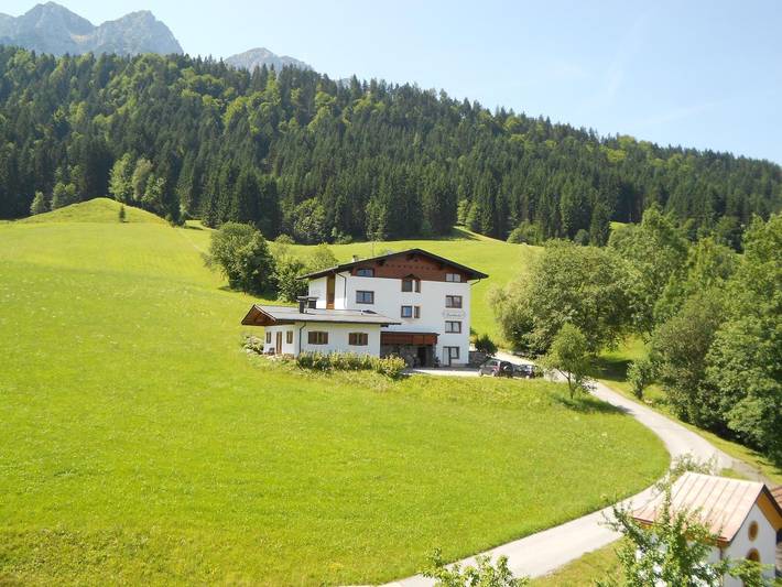 Ferienwohnung für 2 Personen, mit Balkon und Terrasse sowie Garten und Ausblick in Ebbs